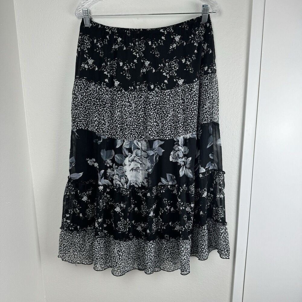 VTG NOTATIONS Womens Petite Medium tiered bohemian skirt Black White Floral Maxi